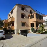 Borik Hills Apartman *
